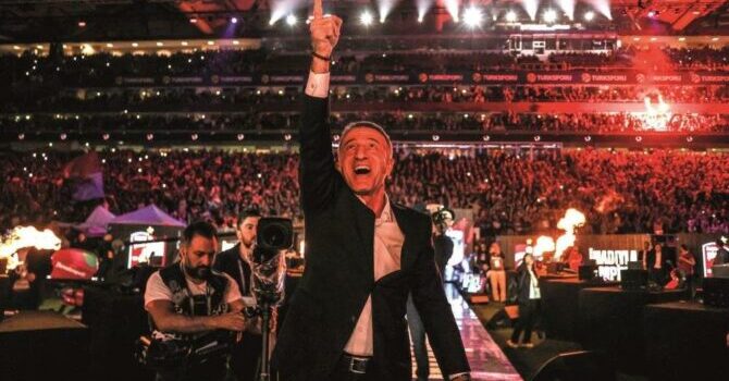 Ahmet Ağaoğlu: Hayatımızın hatasını yaparız
