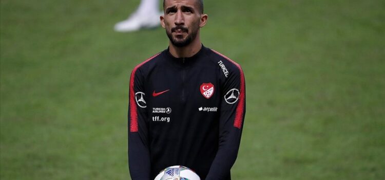 Mehmet Topal futbolculuk kariyerini sonlandırdı
