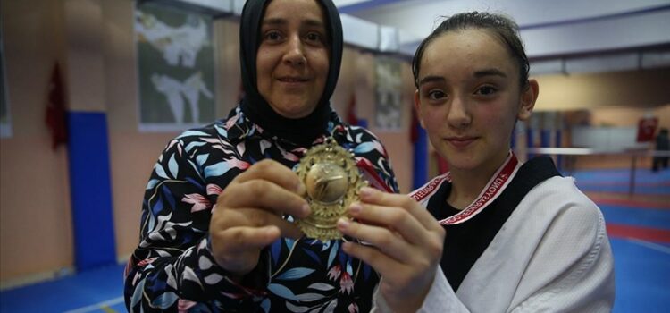Dünya Şampiyonası’na hazırlanan milli tekvandocu Damla’nın en büyük destekçisi annesi