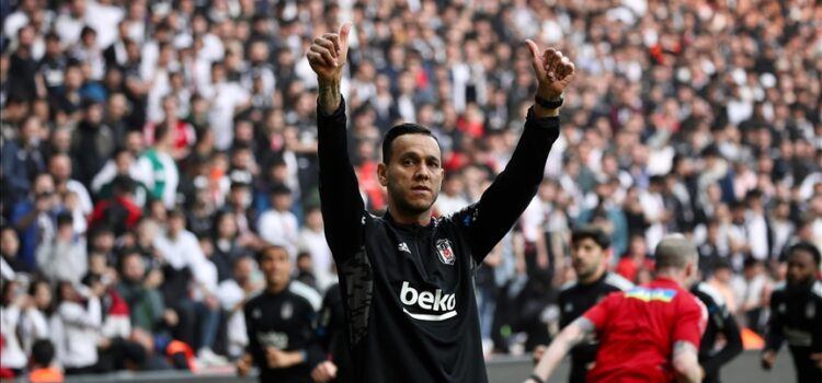 Beşiktaşlı Josef de Souza, sağ dizinden artroskopik menisküs ameliyatı olacak