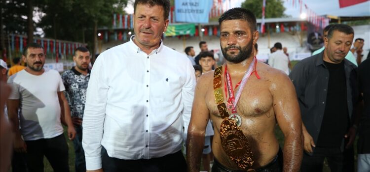 57. Akbalık Yağlı Güreşleri’nde başpehlivanlığı Serhat Gökmen kazandı